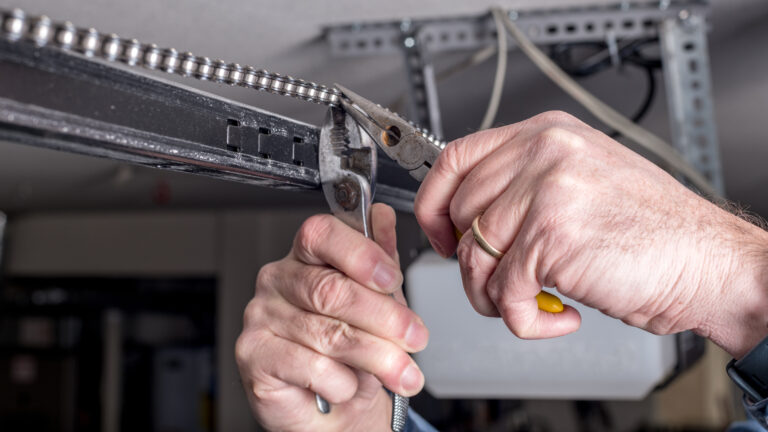 Trusted Garage Door Repair in Hollywood