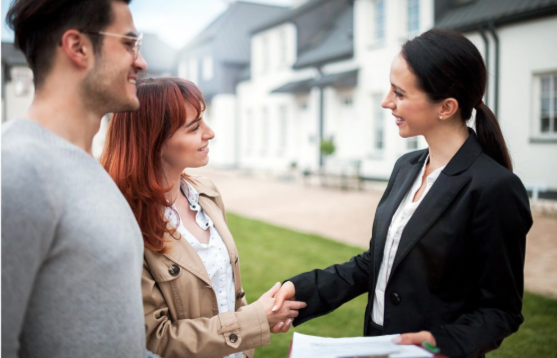 Top Services That Help You Sell Your Home Faster and Smarter